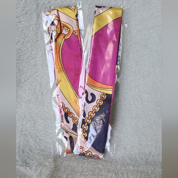 Pair Of Matching Mini Scarves - Picture 3 of 13